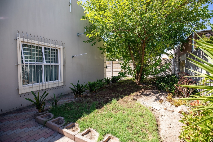 2 Bedroom Property for Sale in De Oude Spruit Western Cape